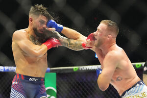 Combate entre Ilia Toupruia e Justin Gaethje foi 'sangrento'