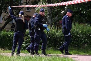 Polícia polaca investiga as imediações do local do crime