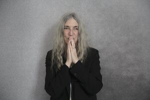 Escritora, cantora e compositora, hoje com 79 anos, Patti Smith publicou em 2025 este livro, que chegou em abril deste ano a Portugal
