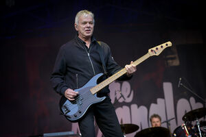 Jean-Jacques Burnel, histórico baixista e vocalista dos britânicos The Stranglers, vai regressar a Portugal