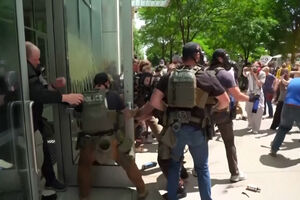Confrontos entre manifestantes e autoridades marcam protesto nas ruas do Minnesota nos EUA