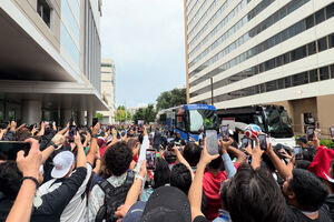 «Ronaldo! Ronaldo!»: Seleção recebida por dezenas de adeptos na chegada a Houston
