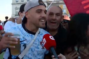 "Vamos ganhar... Não foi hoje, mas vai acontecer!": Adeptos continuam em festa apesar do empate de Portugal