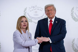 Meloni e Trump no tempo em que ainda eram amigos