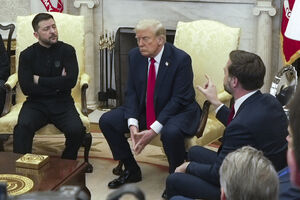 Zelensky, Trump e JD Vance na Sala Oval da Casa Branca em fevereiro do ano passado
