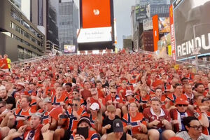 “Remada viking” invade Times Square antes do jogo da Noruega frente ao Senegal