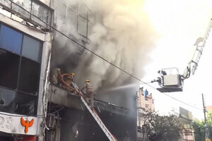  Incêndio em edifício na Índia faz pelo menos 14 mortos