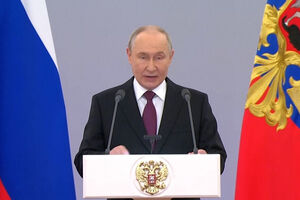 Putin acusa Ocidente de preparar guerra contra a Rússia