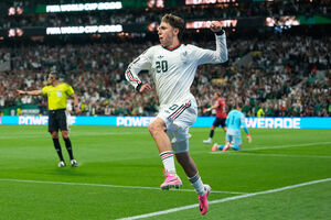 Mateo Chavez celebra golo 