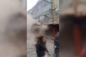 O momento em que edifício desaba e moradores fogem após sismos na Venezuela