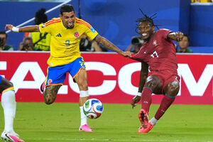 Daniel Munoz e Rafael Leão