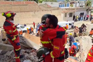 Equipas espanholas resgatam mulher com vida quase 72 horas após sismos na Venezuela