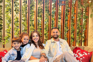 Lucas Trejo com a mulher e os filhos 