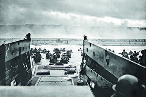 Desembarque na Normandia, 1944 - A 6 de junho de 1944, o “Dia D”,  as forças aliadas desembarcaram na Normandia, durante a Segunda Guerra Mundial. A Operação Overlord foi determinante no fim da ocupação nazi. Estima-se que 2.500 militares americanos  morreram no primeiro dia do maior desembarque anfíbio da História. 