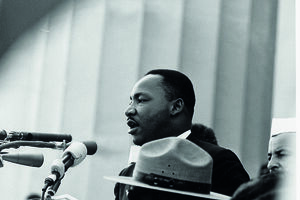 "Eu Tenho um Sonho" - A 28  de agosto 1963, Martin Luther King discursa perante milhares de  pessoas junto ao Lincoln Memorial. “I have a dream” (“eu tenho um sonho”) ainda hoje ecoa  na sociedade norte-americana. 