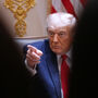 Trump não esconde a fúria em telefonema com Netanyahu: 'Estarias na prisão se não fosse por mim'