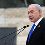 Irão: Trump pede a Israel que não responda a ataques iranianos