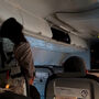 “Precisamos de sair”: Passageiros pedem para abandonar avião após alertas de ataque do Irão em Telavive 