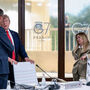 Giorgia Meloni desmente Donald Trump após comentário sobre fotografia na cimeira dos G7