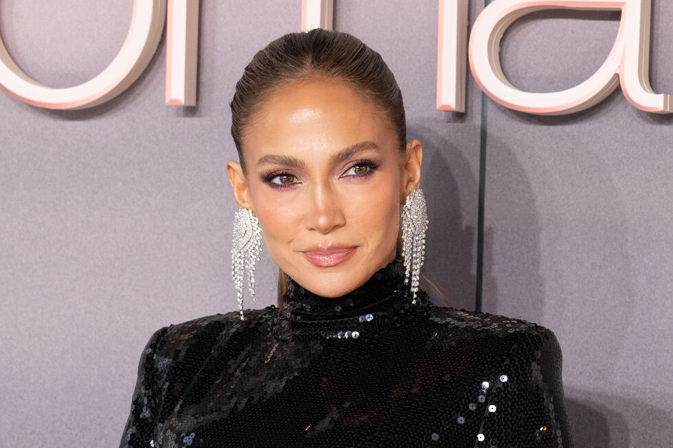 Jennifer Lopez encontra-se a promover o seu mais recente filme "Romance no Escritório"