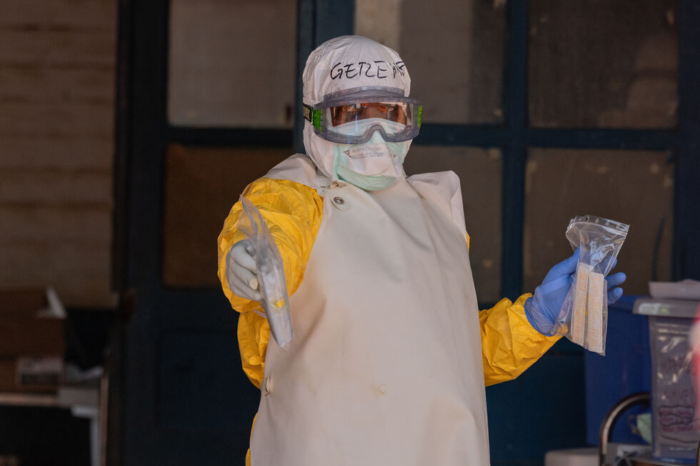 O médico contraiu o vírus durante uma missão num hospital do Congo