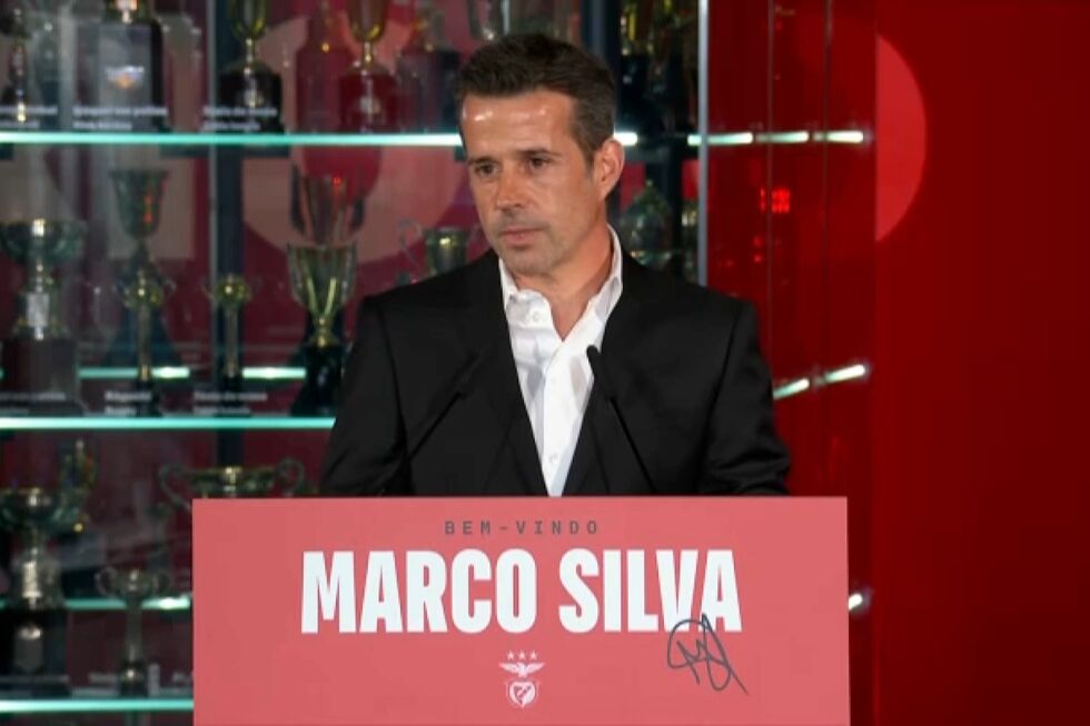 "Honra, orgulho e responsabilidade": Marco Silva apresentado na Luz