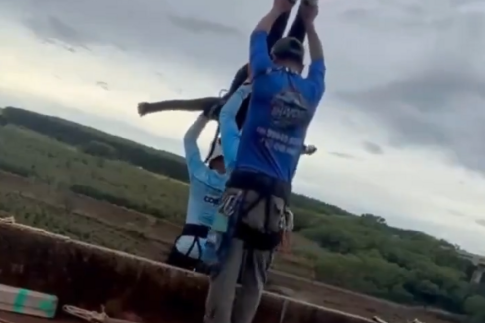 Mulher de 21 anos morre após salto de bungee jump sem estar presa às cordas em São Paulo