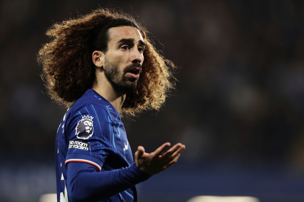 Cucurella, jogador do Chelsea, em campo