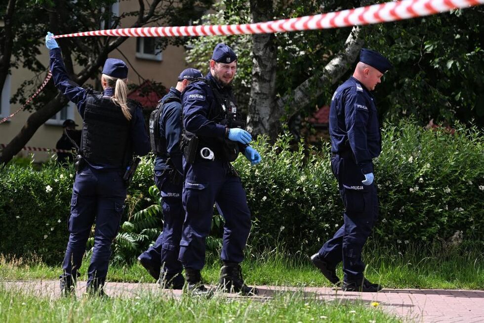 Polícia polaca investiga as imediações do local do crime