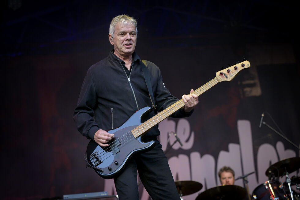 Jean-Jacques Burnel, histórico baixista e vocalista dos britânicos The Stranglers, vai regressar a Portugal