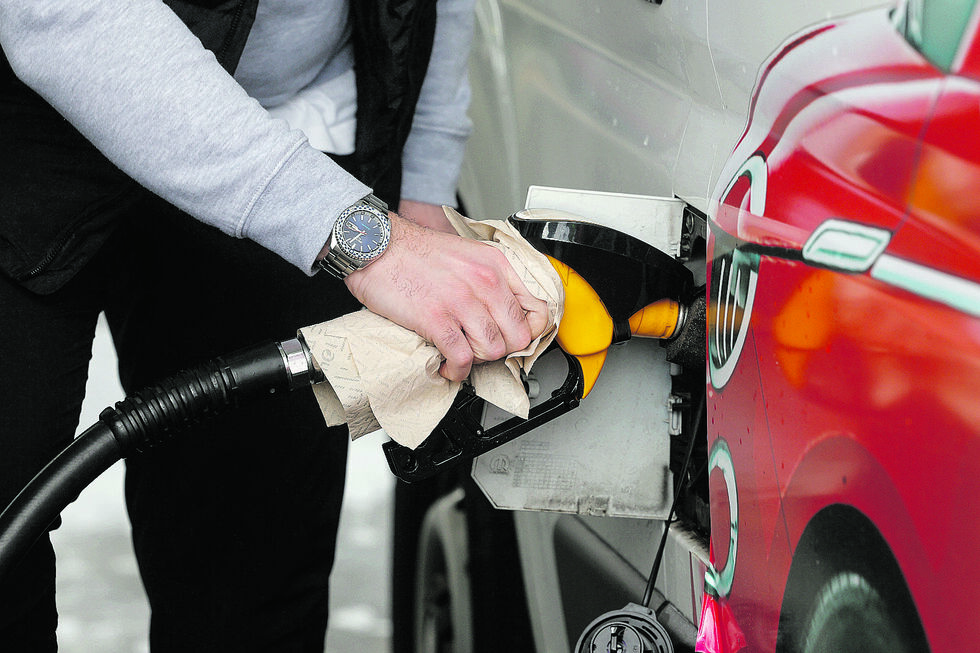 Combustíveis: Estimativas apontam para descida nos preços do gasóleo e da gasolina