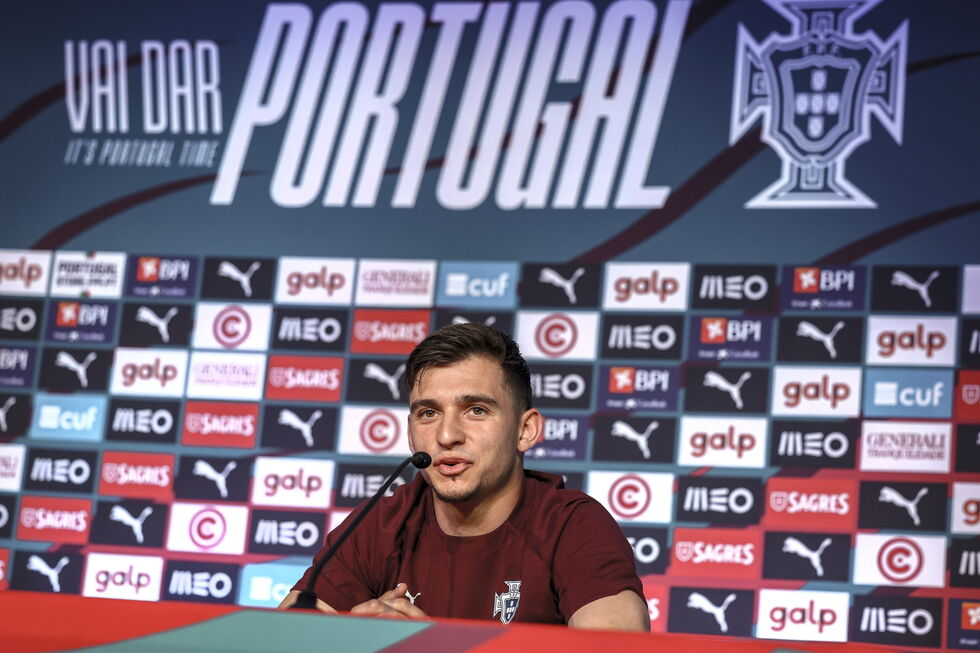 Francisco Conceição em conferência de imprensa