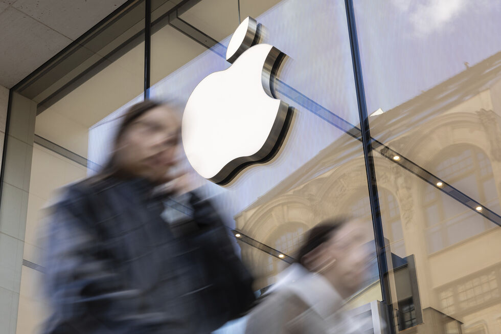 Apple atinge brevemente os 4 biliões de dólares em bolsa