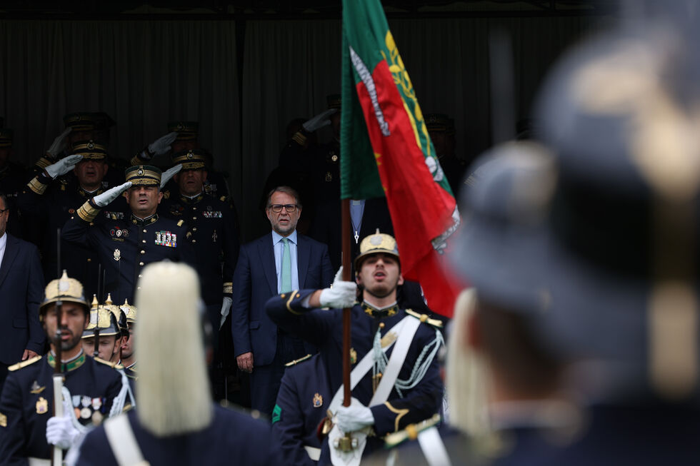 Militar da GNR efetua disparos para o ar em cerimónia com ministro da Administração Interna