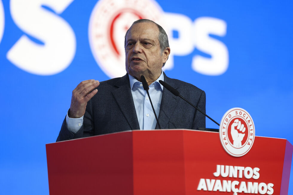 Presidente do PS diz que Montenegro tem síndrome de Estocolmo e voltará para o Chega 