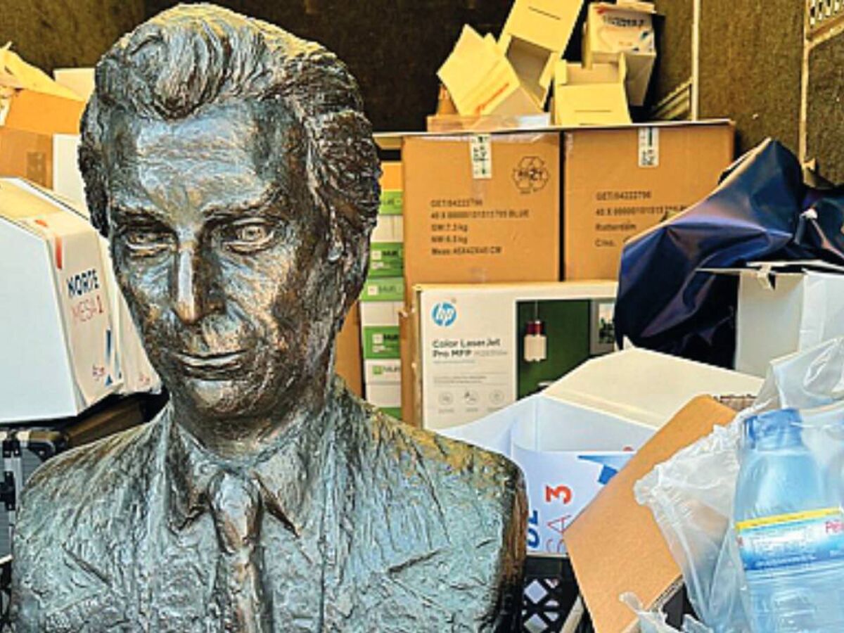 Indiscretos: PSD tratou mal busto de Sá Carneiro
