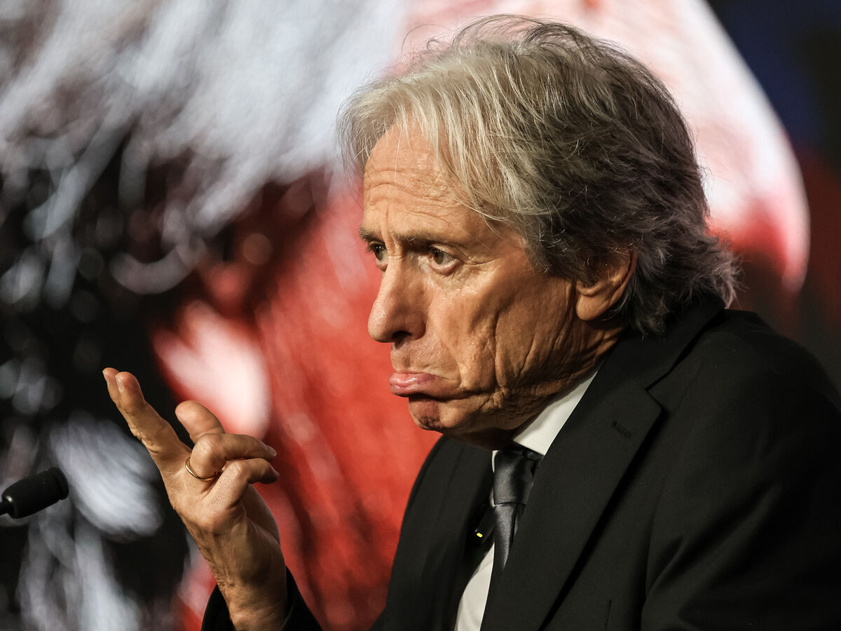 Jorge Jesus: das "calinadas" à cabeça de garoupa