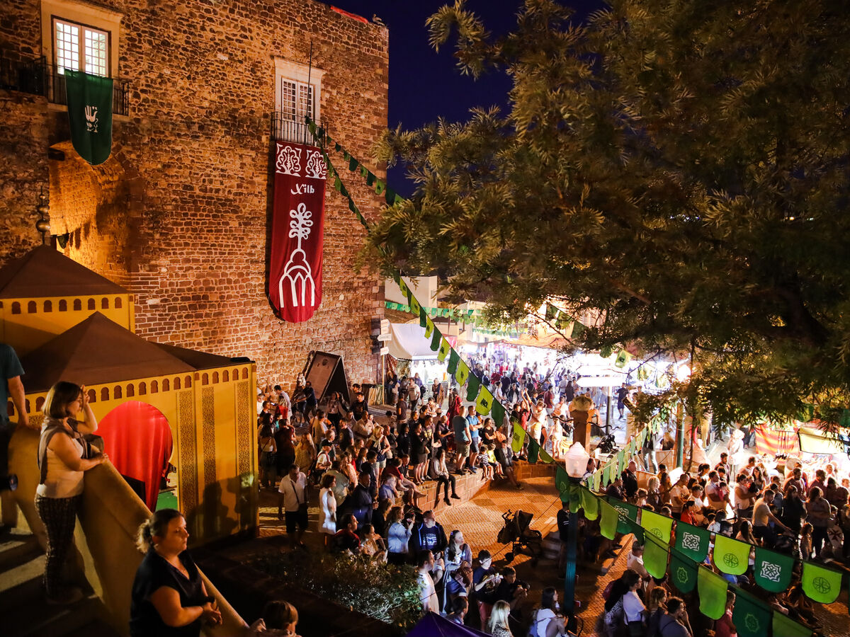 Praia de dia, festa à noite: o outro lado do Algarve