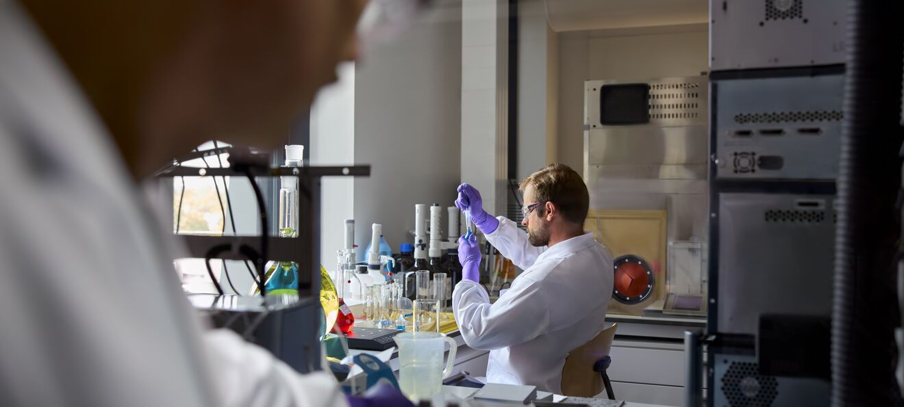 Os testes biomoleculares realizados logo no momento do diagnóstico são um elemento essencial