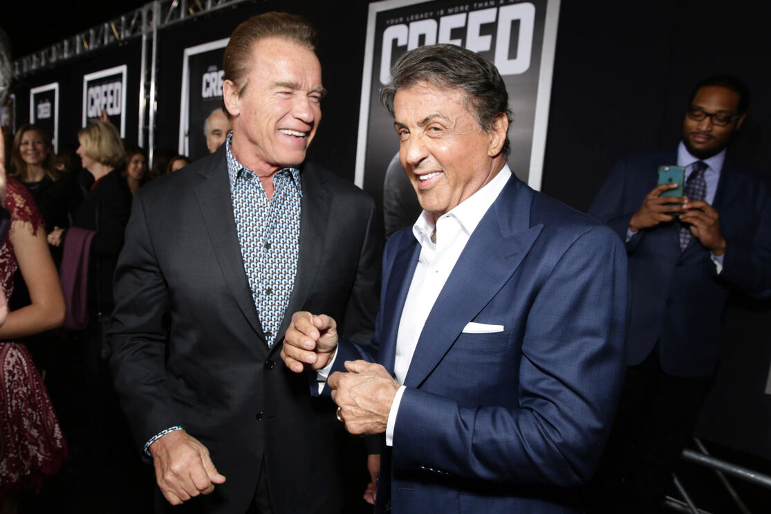 Schwarzenegger e Stallone juntos na estreia de Creed: Nascido para Lutar
