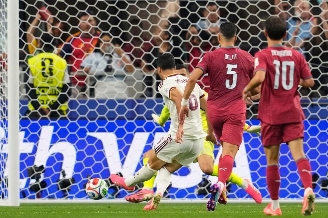 Mikel Merino colocou a Espanha na frente
