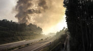 <![CDATA[ Incêndios: A25 cortada ao trânsito entre Vouzela e o nó de Reigoso ]]>