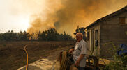 <![CDATA[ Incêndios: Fogo em Vouzela já queimou 13 mil hectares e é o mais preocupante ]]>