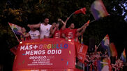 <![CDATA[ Marcha do Orgulho reúne multidão nas ruas de Madrid ]]>