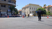 <![CDATA[ Explosões junto ao hotel onde Macron está hospedado em Damasco fazem 18 feridos ]]>