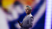 <![CDATA[ Robbie Williams, entre o vício, a família e a necessidade de continuar em palco ]]>
