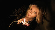 <![CDATA[ "Lucky": uma boa série de verão com a força da natureza Anya Taylor-Joy ]]>