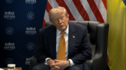 <![CDATA[ Trump chama "República Islâmica do Japão" ao Irão durante cimeira da NATO ]]>