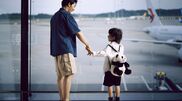 <![CDATA[ Viajar para o estrangeiro com filhos em guarda partilhada: "É fundamental ter autorização por escrito" ]]>