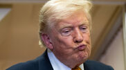 <![CDATA[ Trump diz que EUA têm "mil misseis" apontados caso o Irão o tente assassinar ]]>